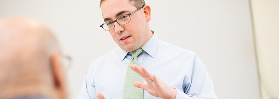 Dr. Kenneth Gundle, an orthopaedic surgeon at 博彩网站, focuses on treating patients with bone tumors and sarcomas.