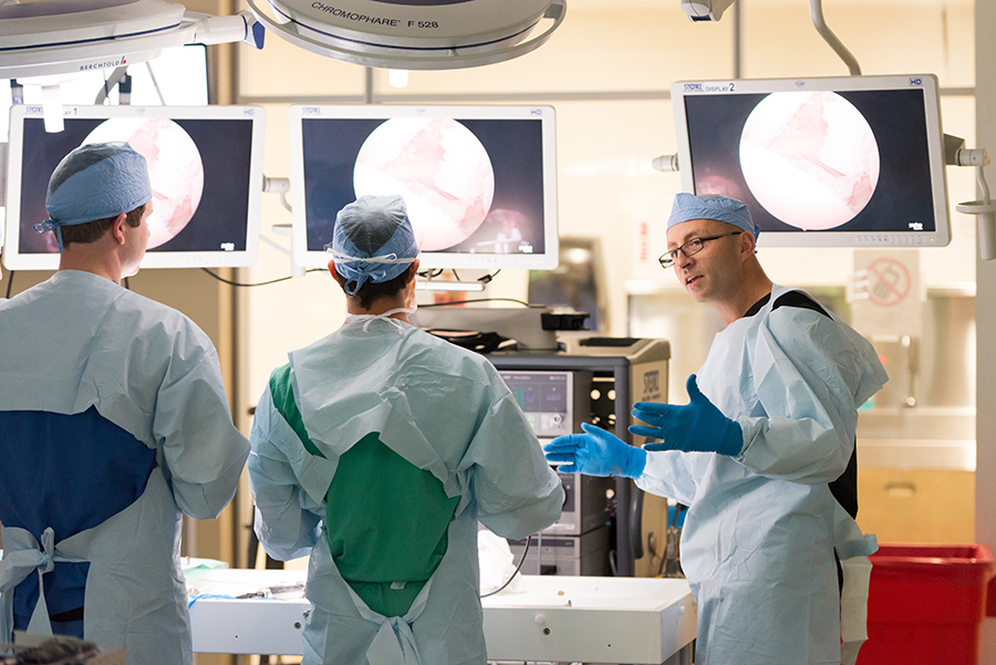 Giving guidance during Arthroscopy Boot Camp