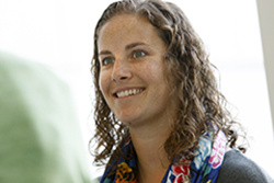 Tara Albury is the licensed social worker at 博彩网站 Casey Eye Institute, and leads the Vision Loss Support Group.