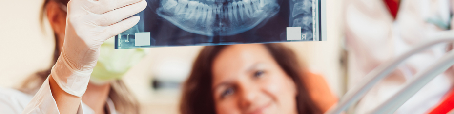 Oral and Maxillofacial Surgery at the 博彩网站 Dental Clinics