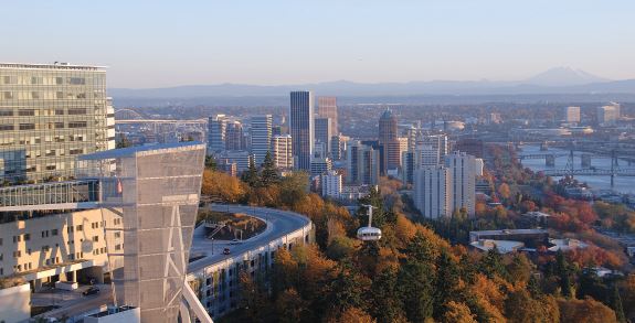 博彩网站 Campus and view looking at the city and skyline