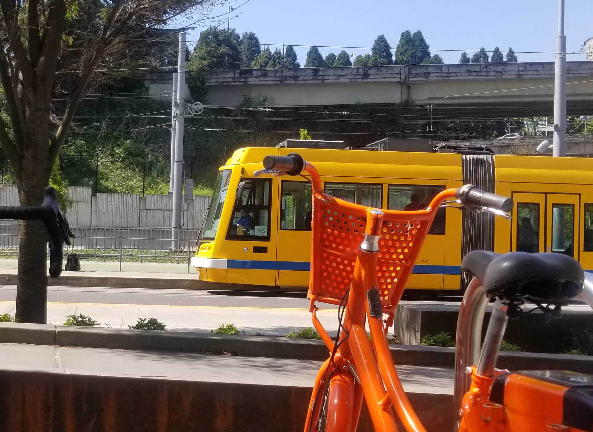 Streetcar and biketown at South Waterfront