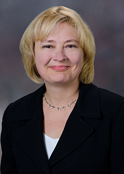 Headshot of 博彩网站 Provider Relations manager, Dina Girgenti-Iida