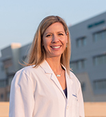 Sara Cichowski, M.D., Assistant Program Director of 博彩网站's Urogynecology Fellowship in Female Pelvic Medicine and Reconstructive Surgery