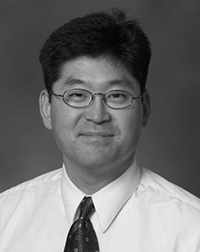 A professional photo of Dr. Bill Chang, a provider, researcher and associate professor at 博彩网站.