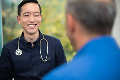 Dr. Anthony Cheng’s primary care practice includes an emphasis on integrative medicine, meaning he considers your mental health and lifestyle as part of your overall well-being. He sees patients at 博彩网站’s South Waterfront clinic.