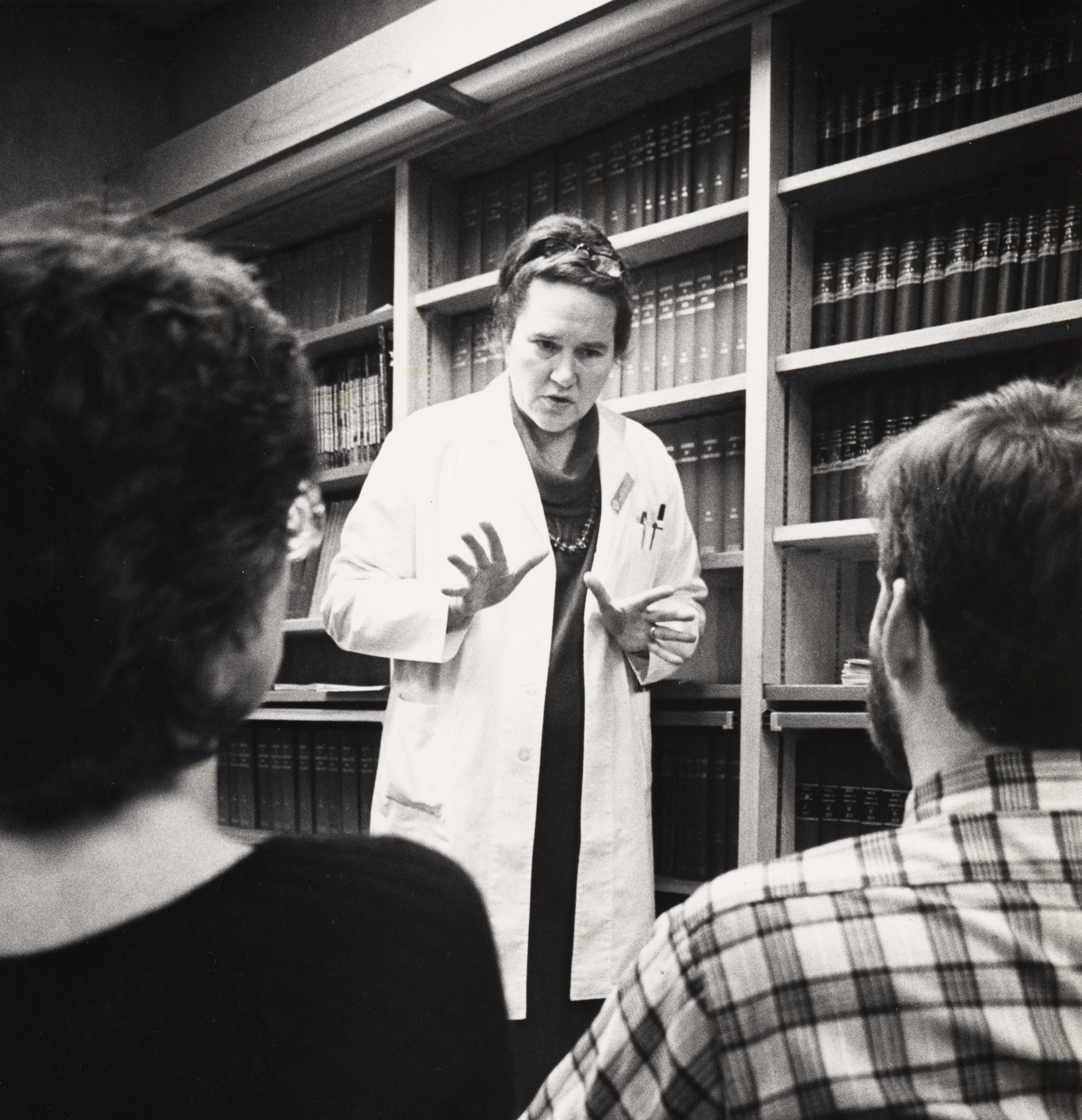 Dr. Storrs teaching students, circa 1980s, Historical Image Collection.