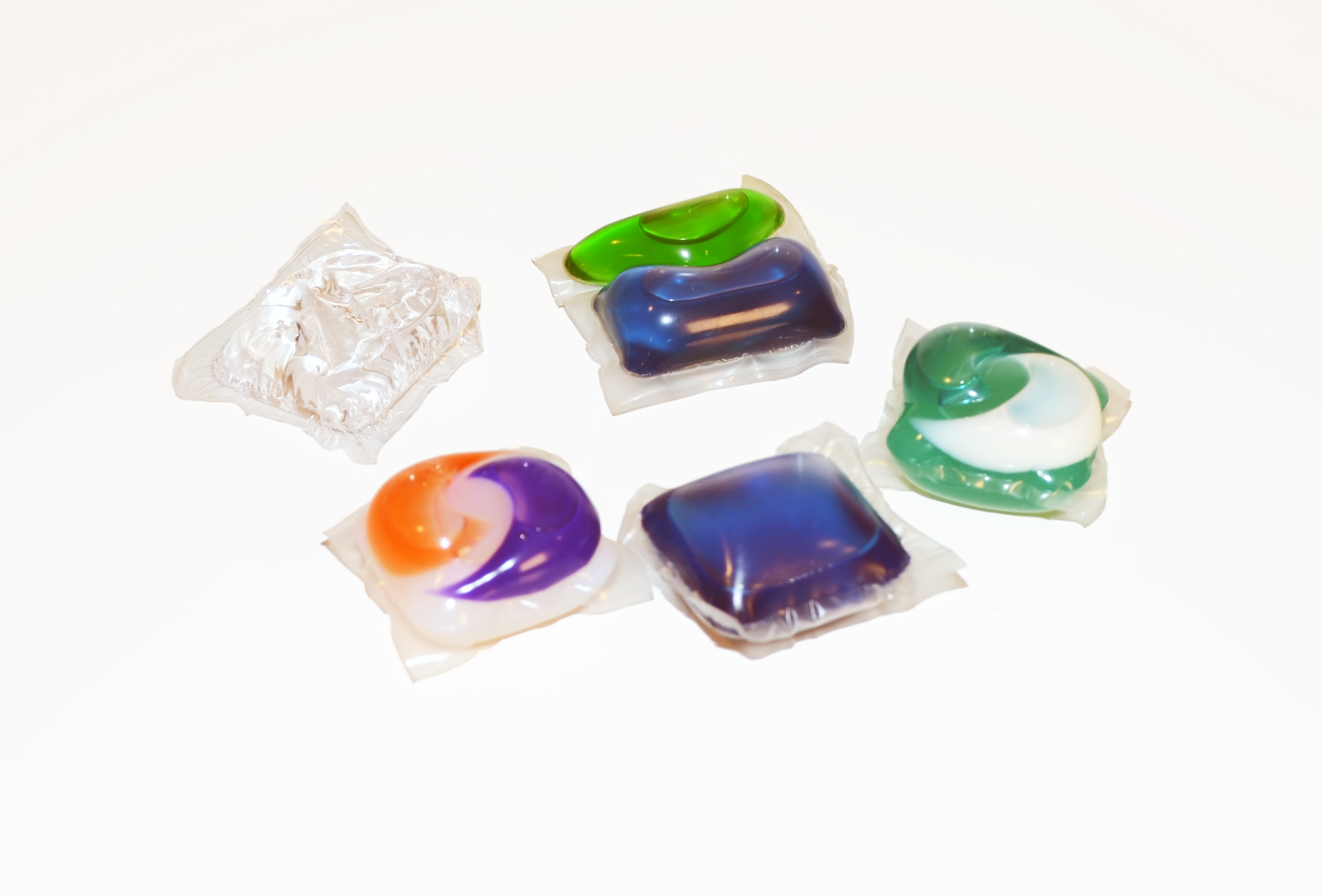 5 different types of laundry packets demonstrate the colorful appeal for kids
