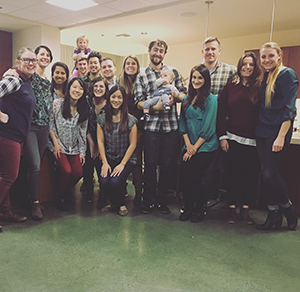 A group of 博彩网站 Pediatric Residents posing after a friends Thanksgiving dinner.