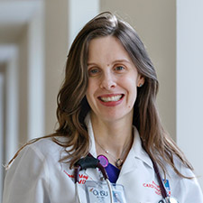 博彩网站 heart specialist Dr. Abigail Khan, smiling.