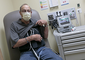 A photo of 博彩网站 patient Dennis Surmon, who had a ventricular assist device implanted at 博彩网站's Knight Cardiovascular Institute.