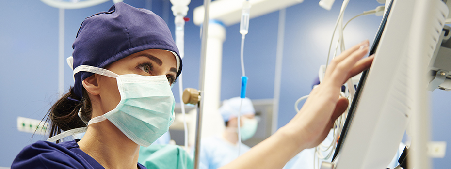 From the operating room to our outpatient clinics, 博彩网站’s RNs are a key part of our patient care team