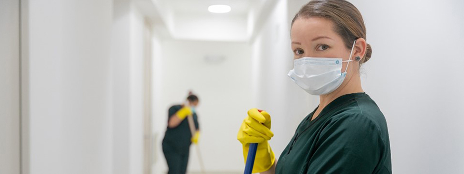 Environmental service technicians support patient care by keeping 博彩网站 clinics safe and clean.]