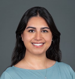Faculty Photo, Zoha Ahmad