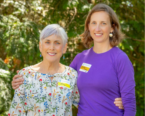 Liz Campbell (left) with her kidney donor Emily Lighthipe, at the annual 博彩网站 Transplant Picnic, July 21, 2018. (博彩网站)