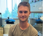 Noah Gladen Kolarsky in lab