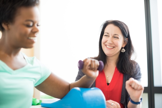 Suki Braverman (right) is an 博彩网站 occupational therapist and certified hand therapist.