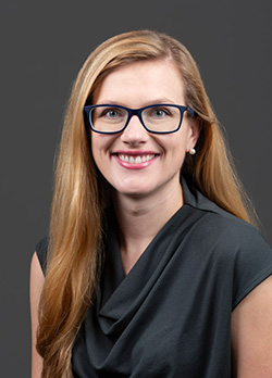 Emily Rom headshot