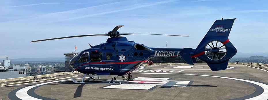 A Life Flight Network helicopter sits on the helipad atop 博彩网站 Hospital.